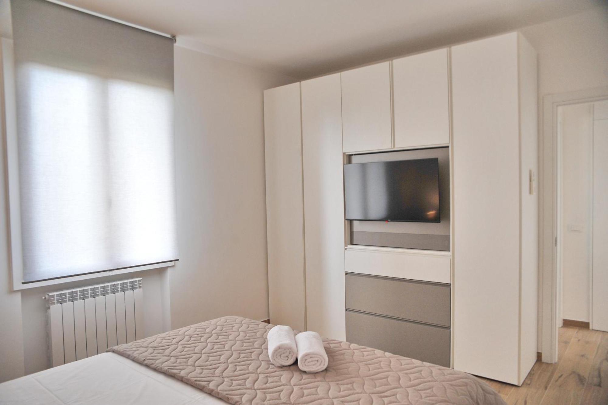 Gold Garda Desenzano Apartment Desenzano del Garda Exterior photo